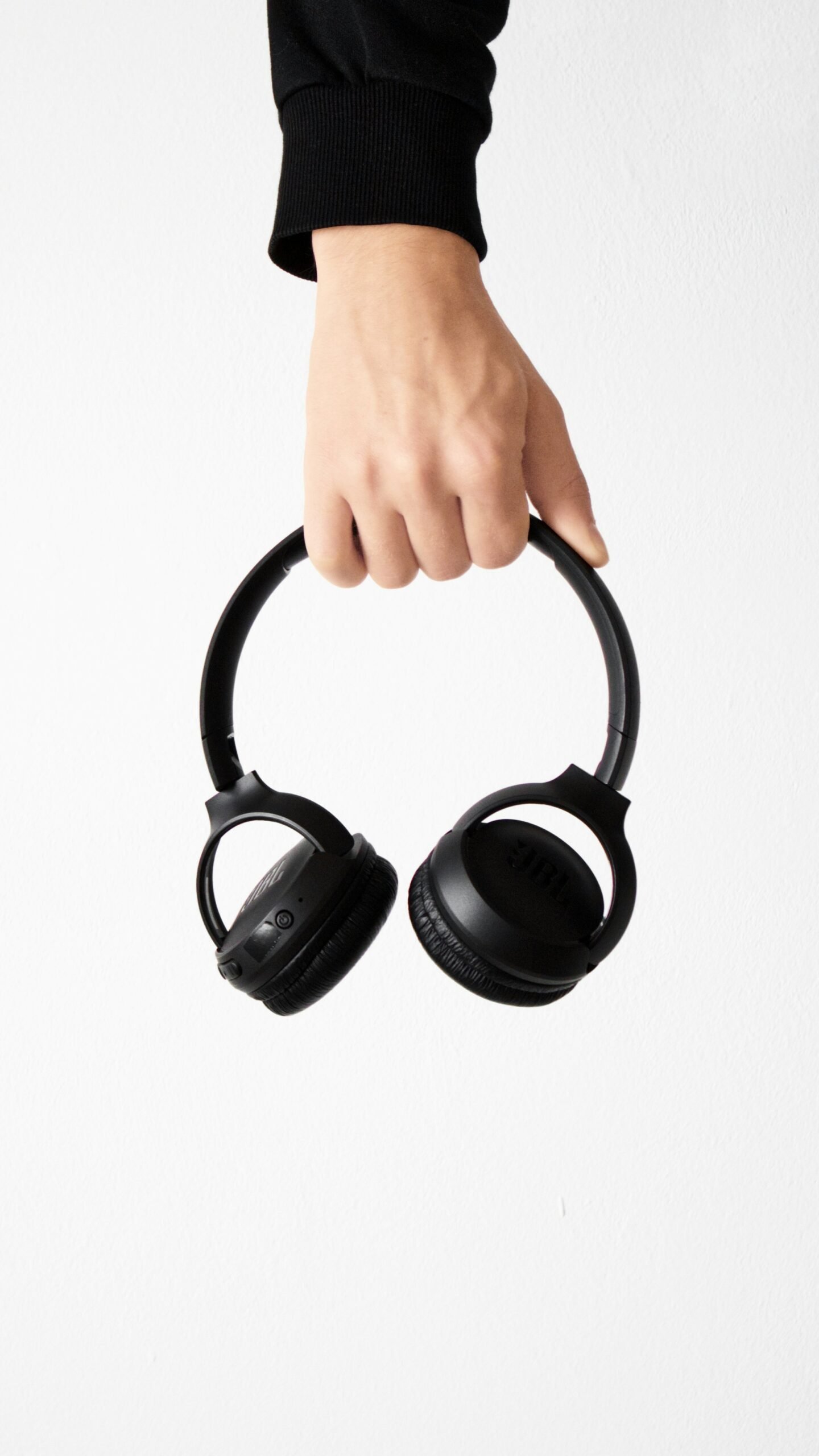 Sound for Cellular Renewal: The Frequencies and Music Genres That Reduce Stress