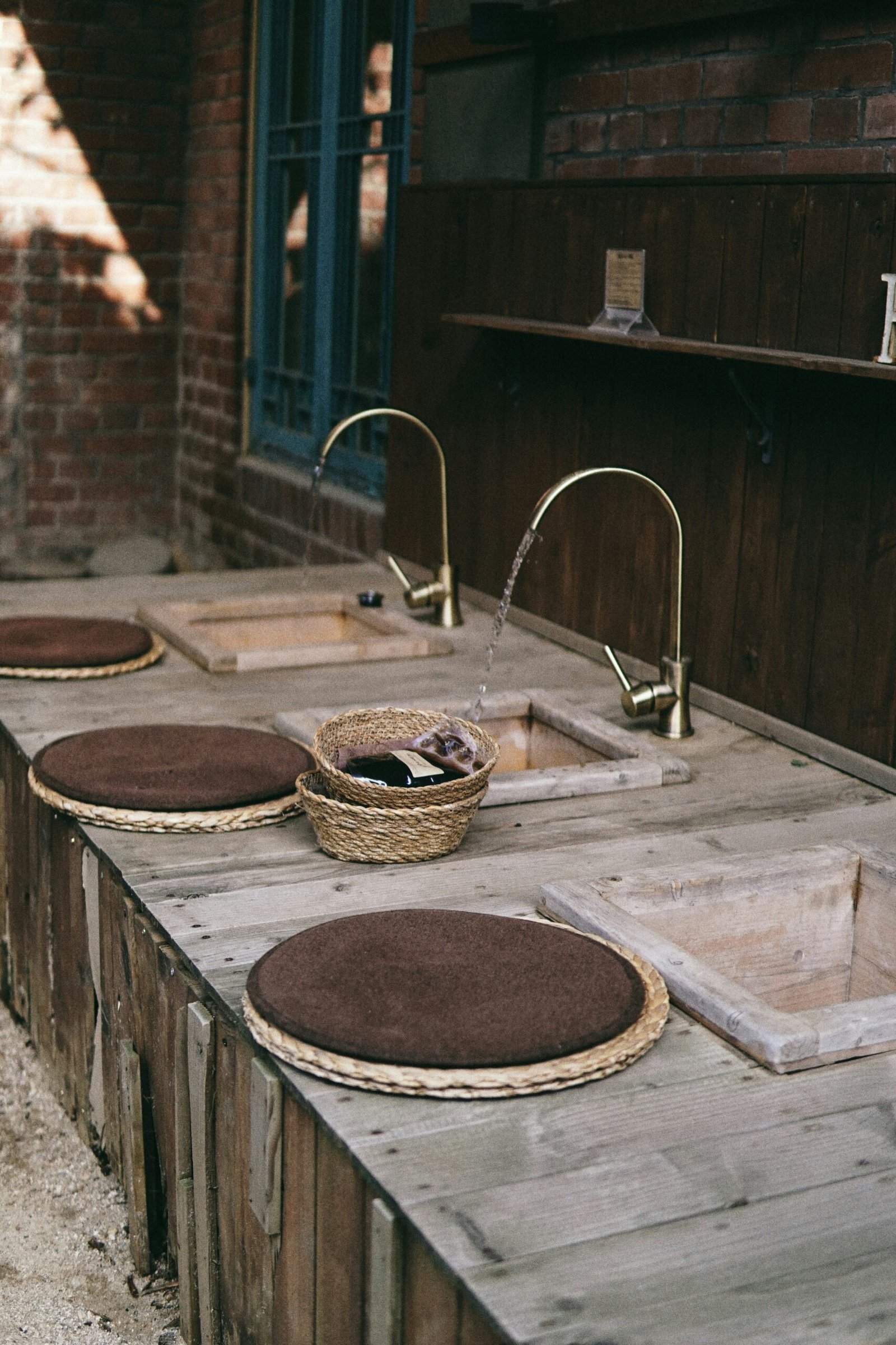 Summer Air Conditioning Fatigue: Why a 10-Minute Foot Bath Restores Vitality