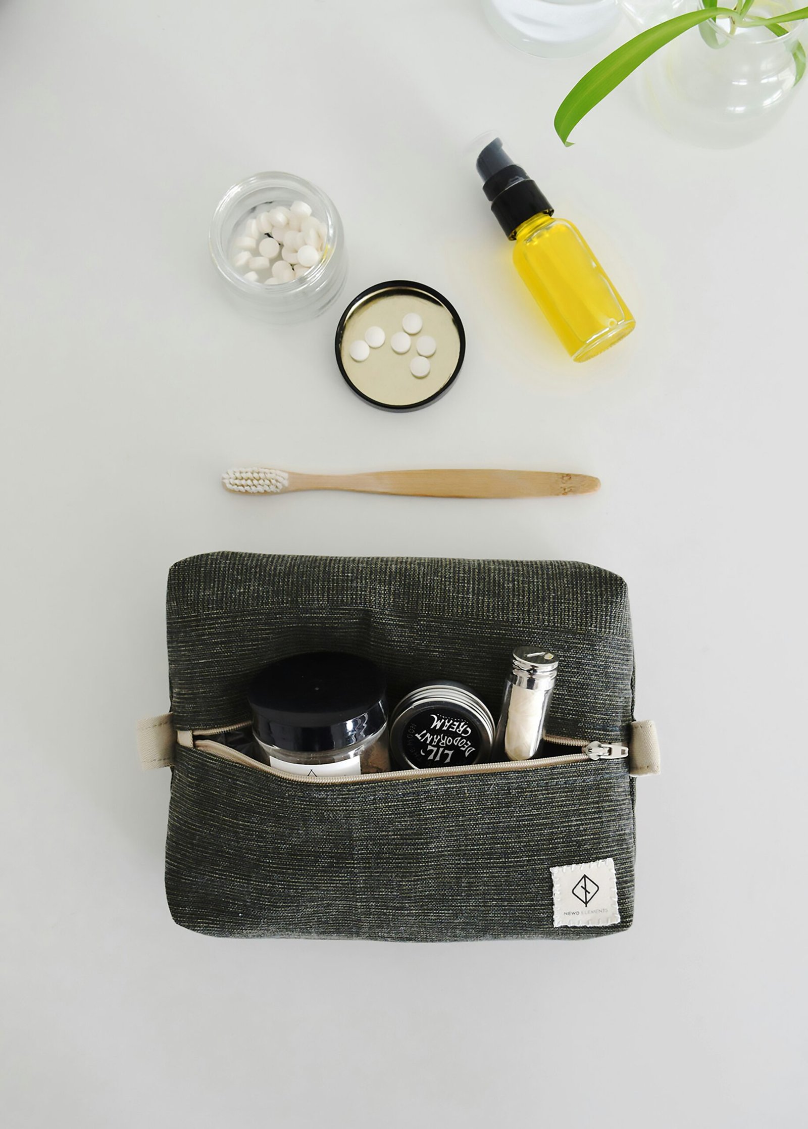 The Small Pouch That Decides How You Sleep for Two Weeks