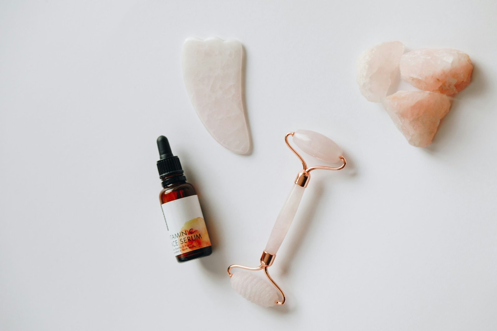 The Modern Gua Sha Guide: Cellular Lymphatic Drainage and Facial Sculpting