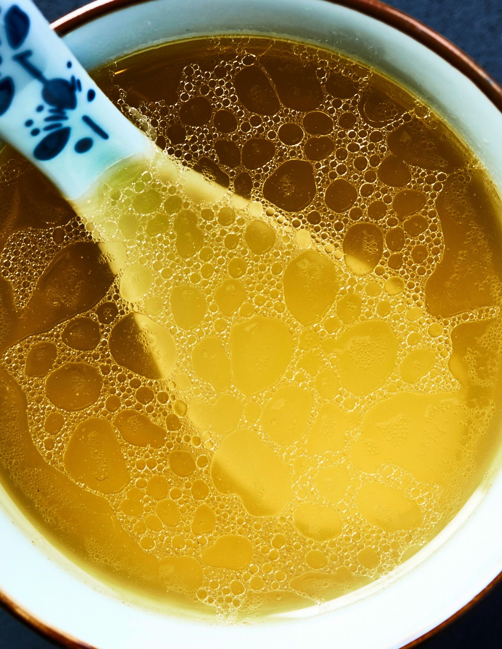 Autumn Warmth Ritual: How Sipping Nourishing Broth Rebuilt Digestion and Energy